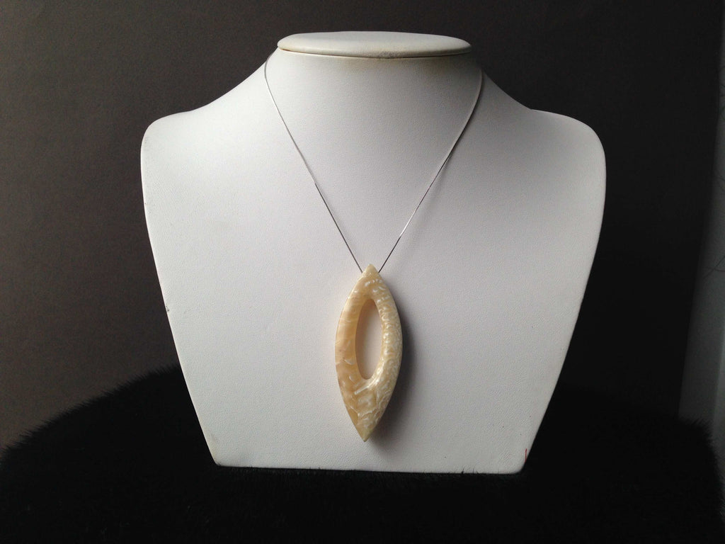 Sliver Series Cutout Muskox Horn Necklace